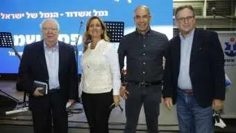 מימין: גל תורן, שיקו ז׳אנה, אורנה הוזמן-בכור ויורם זבה