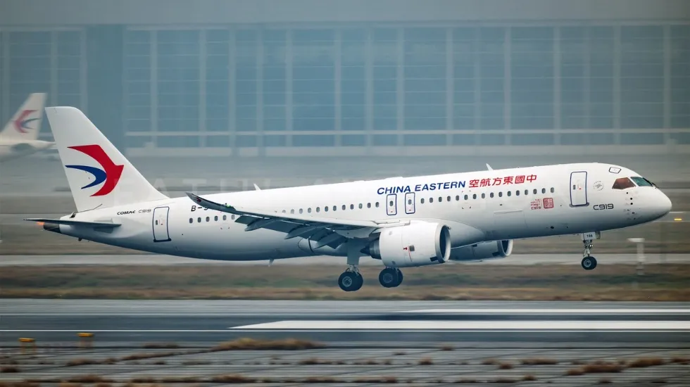 מטוס C919 של חברת COMAC הסינית. תחרות לבואינג ואיירבוס