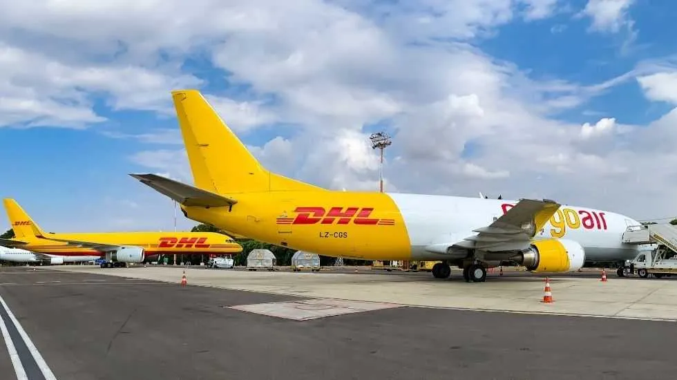 מטוסי המטען של DHL  בנתב״ג. עולים גם לשלוש טיסות יומיות 