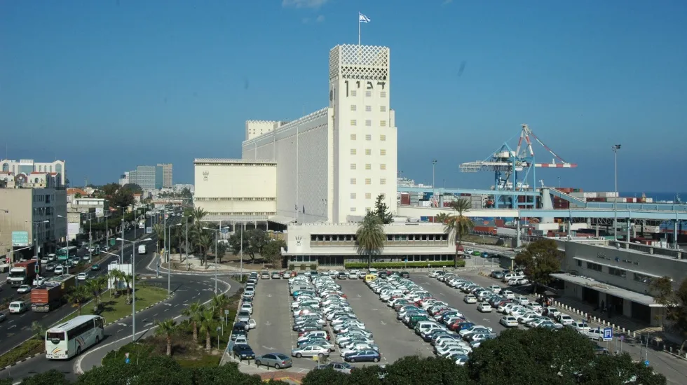 הממגורות בחיפה. העובדים חוששים לעתידם המקצועי