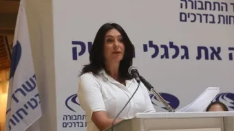 שרת התחבורה מירי רגב. העובדים יסייעו להגביר את קצב העבודה בנמל