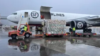 מטוס חברת SF Airlines פורק מטען במסוף ממן בשבוע שעבר