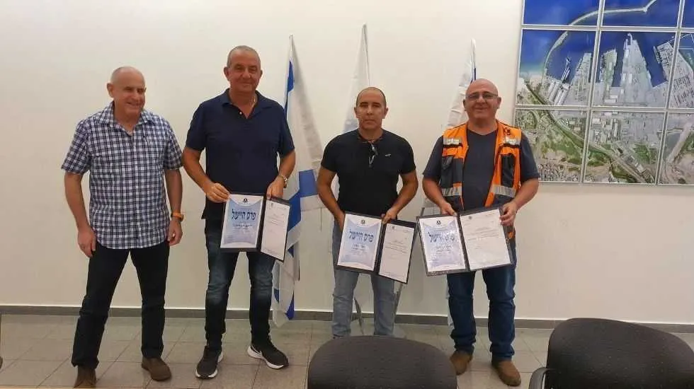 מימין: דוד בן דוד, דוד שחר ויואב אביטבול וירון הדרי סמנכל משאבים