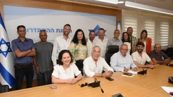 מעמד חתימת ההסכם הקיבוצי בחברת תבל מטרו